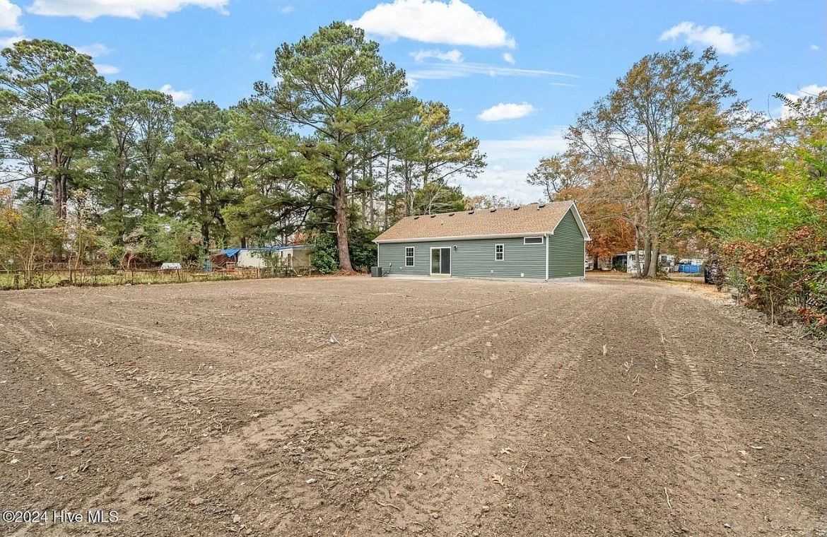 103 Halstead Dr - Photo 4 of 26