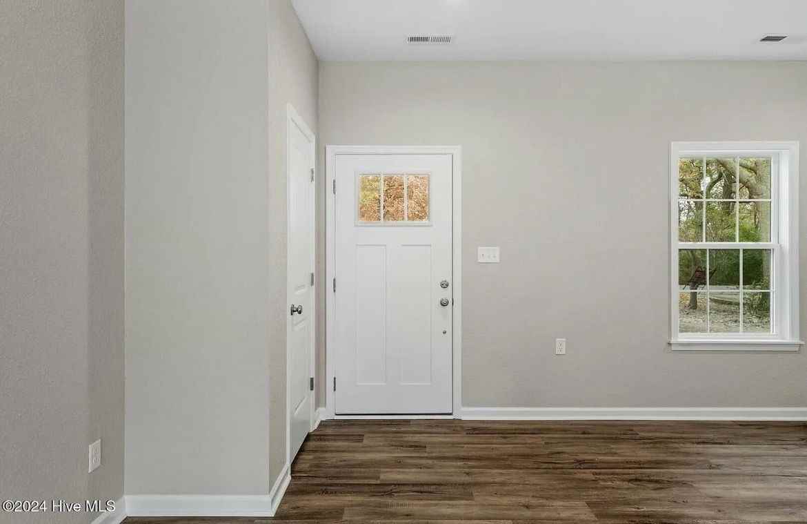 103 Halstead Dr - Photo 5 of 26