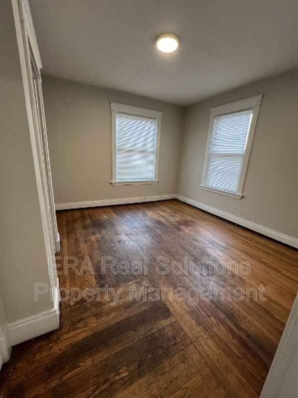 2710 Ruberg Ave #2R - Photo 3 of 8