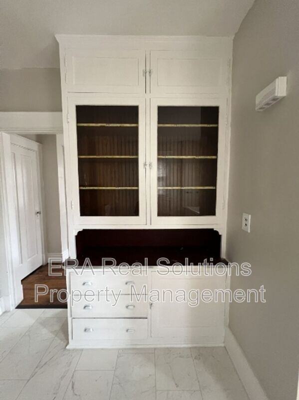 2710 Ruberg Ave #2R - Photo 5 of 8