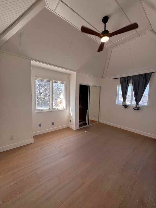 3943 Ingraham St - Photo 6 of 14