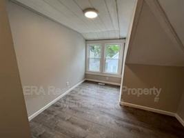 featured image of 33 Center St