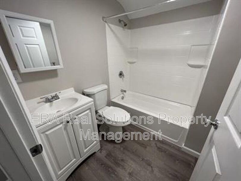 33 Center St - Photo 7 of 7