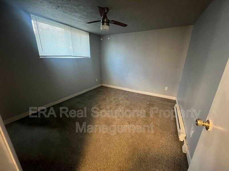 745 Oak St #1 - Photo 5 of 7