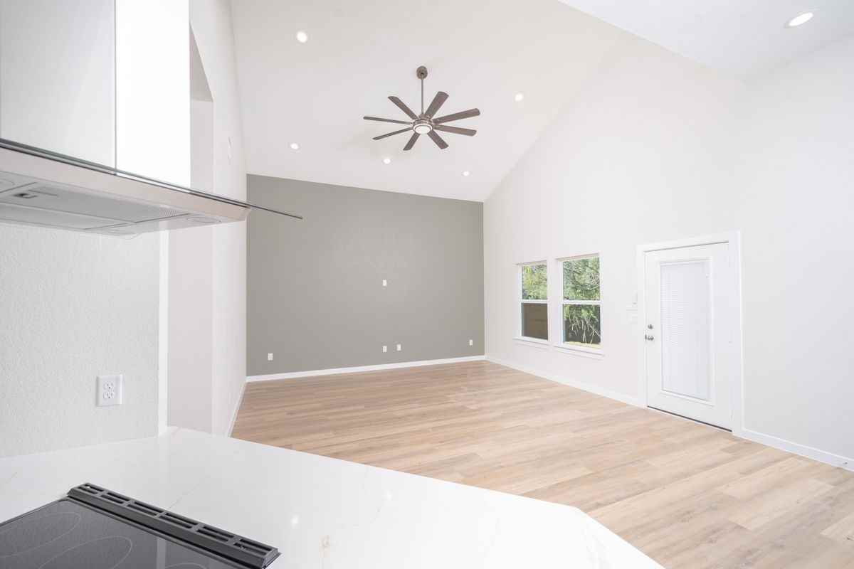 11215 Link Dr - Photo 7 of 21