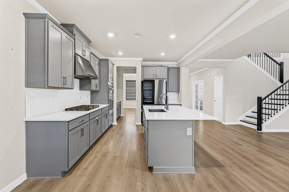 405 Founders Walk - Photo 3 of 20