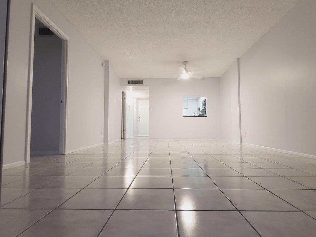120 Royal Park Dr ##3b - Photo 3 of 15
