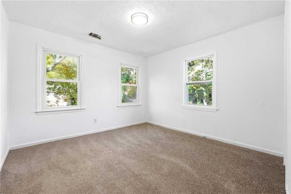 6917 Laurelwood Dr - Photo 7 of 25