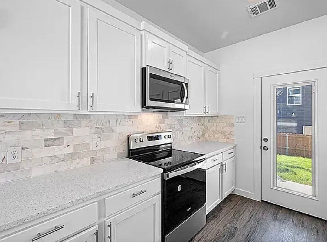 5708 Barkridge Dr - Photo 7 of 29