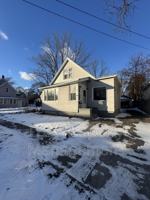 featured image of 8 Laurel St