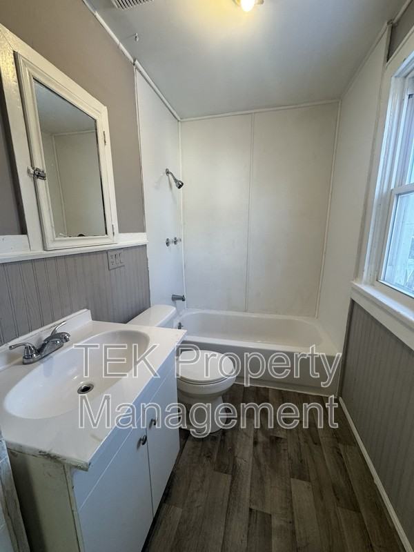 8 Laurel St - Photo 5 of 13