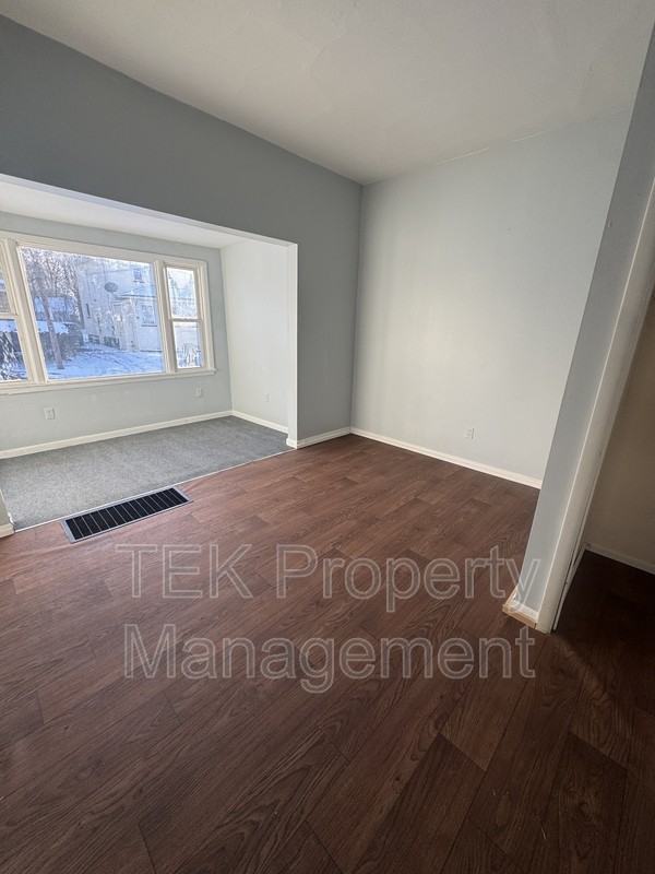 8 Laurel St - Photo 6 of 13