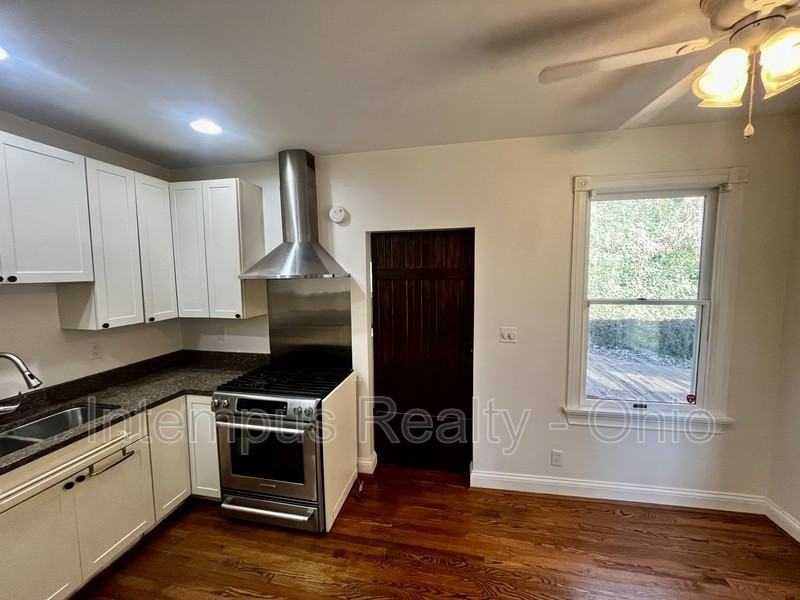 3724 Stevens Pl - Photo 3 of 50