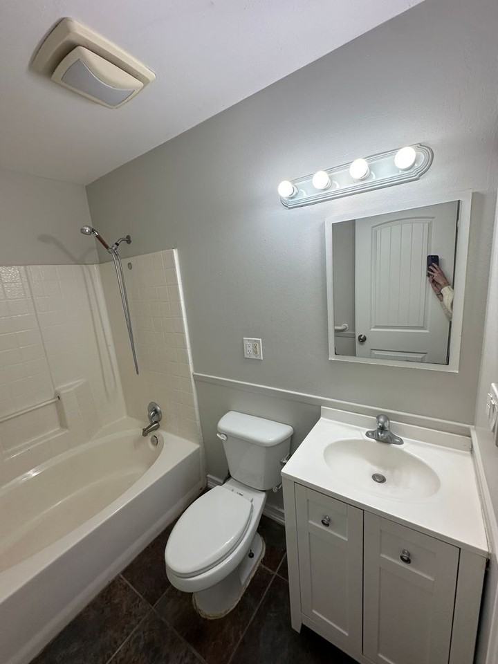 4251 W 150 N - Photo 2 of 25