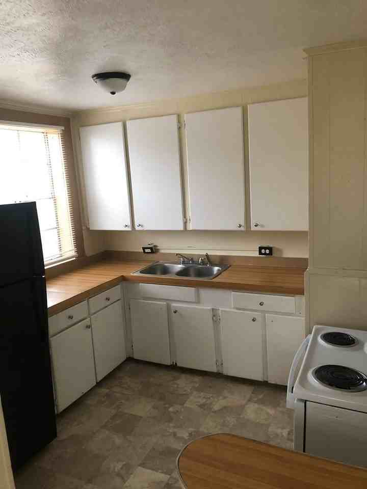 450 Lake Hill Dr - Photo 4 of 13