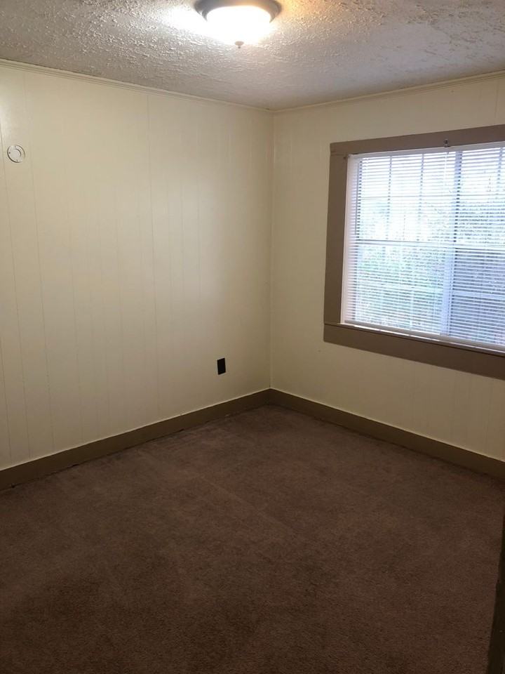 450 Lake Hill Dr - Photo 5 of 13
