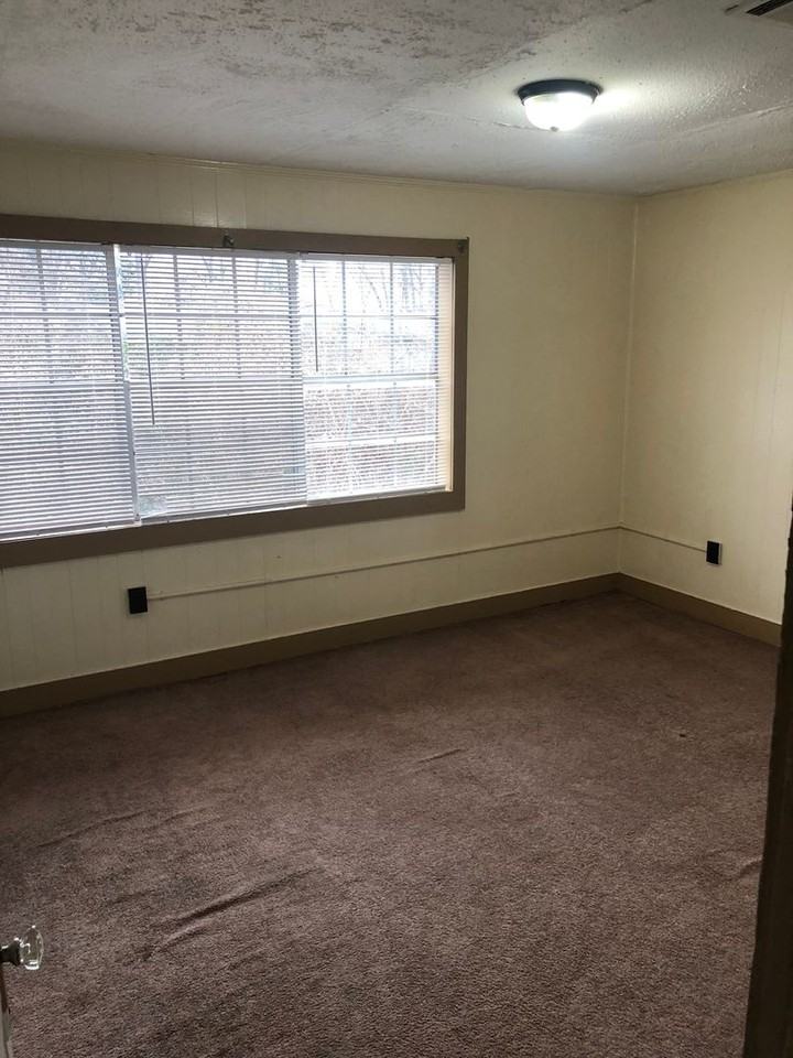 450 Lake Hill Dr - Photo 6 of 13