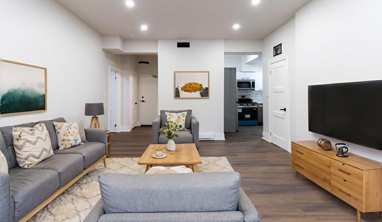 52 Charlton Ave W #6 - Photo 3 of 8