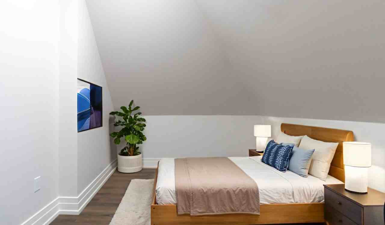 52 Charlton Ave W #6 - Photo 4 of 8