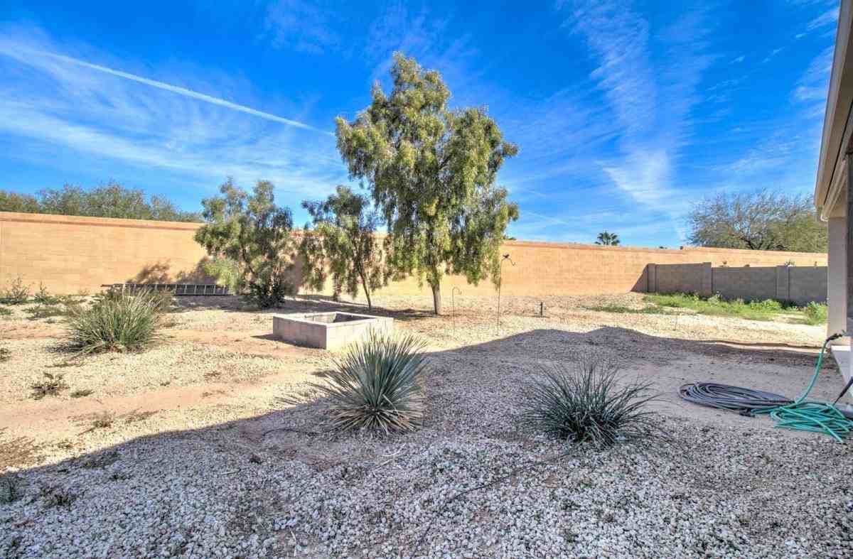 42098 W Balsa Dr - Photo 6 of 7