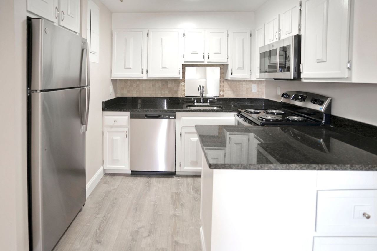 Presidential Estates - Photo 3 of 50