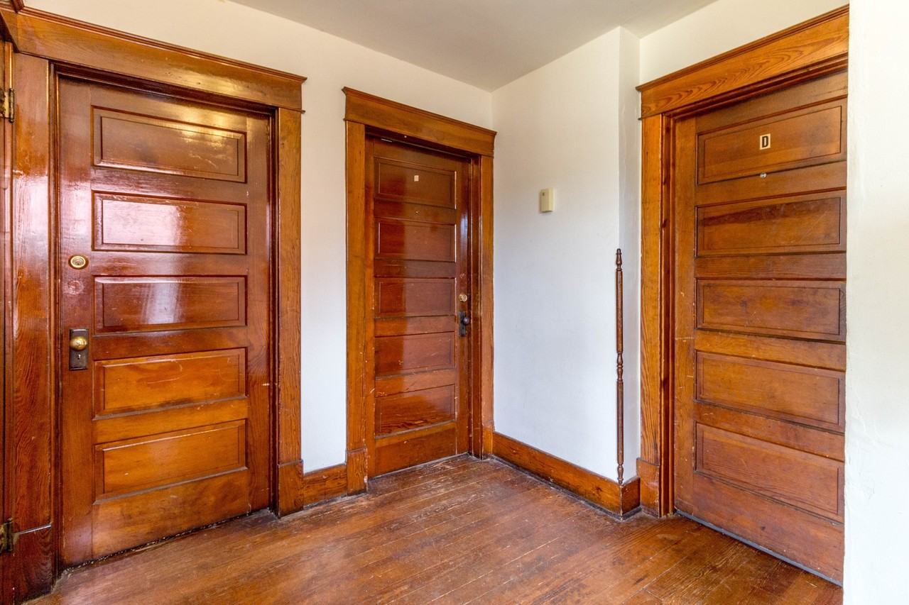 1317 Paris Road - Photo 6 of 18
