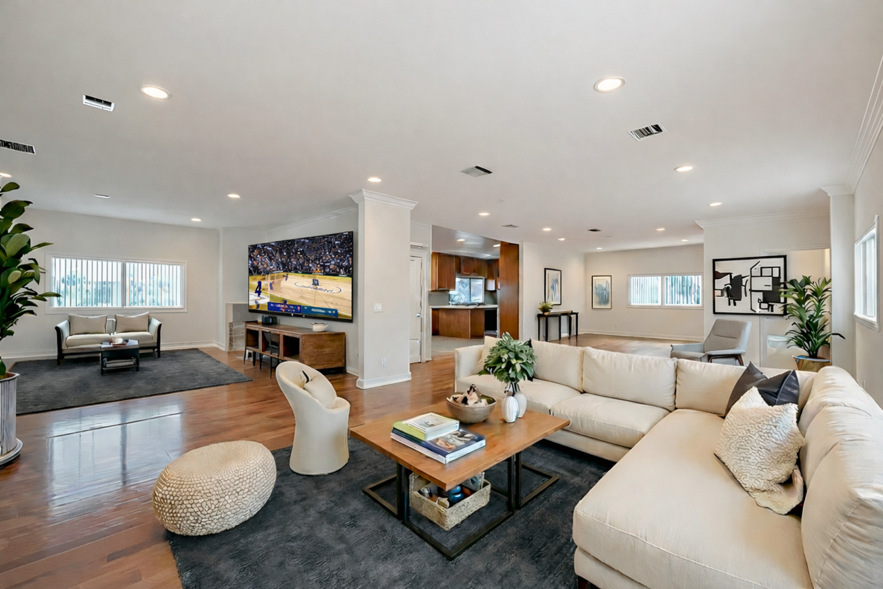 11963 Manor Dr - Photo 3 of 35