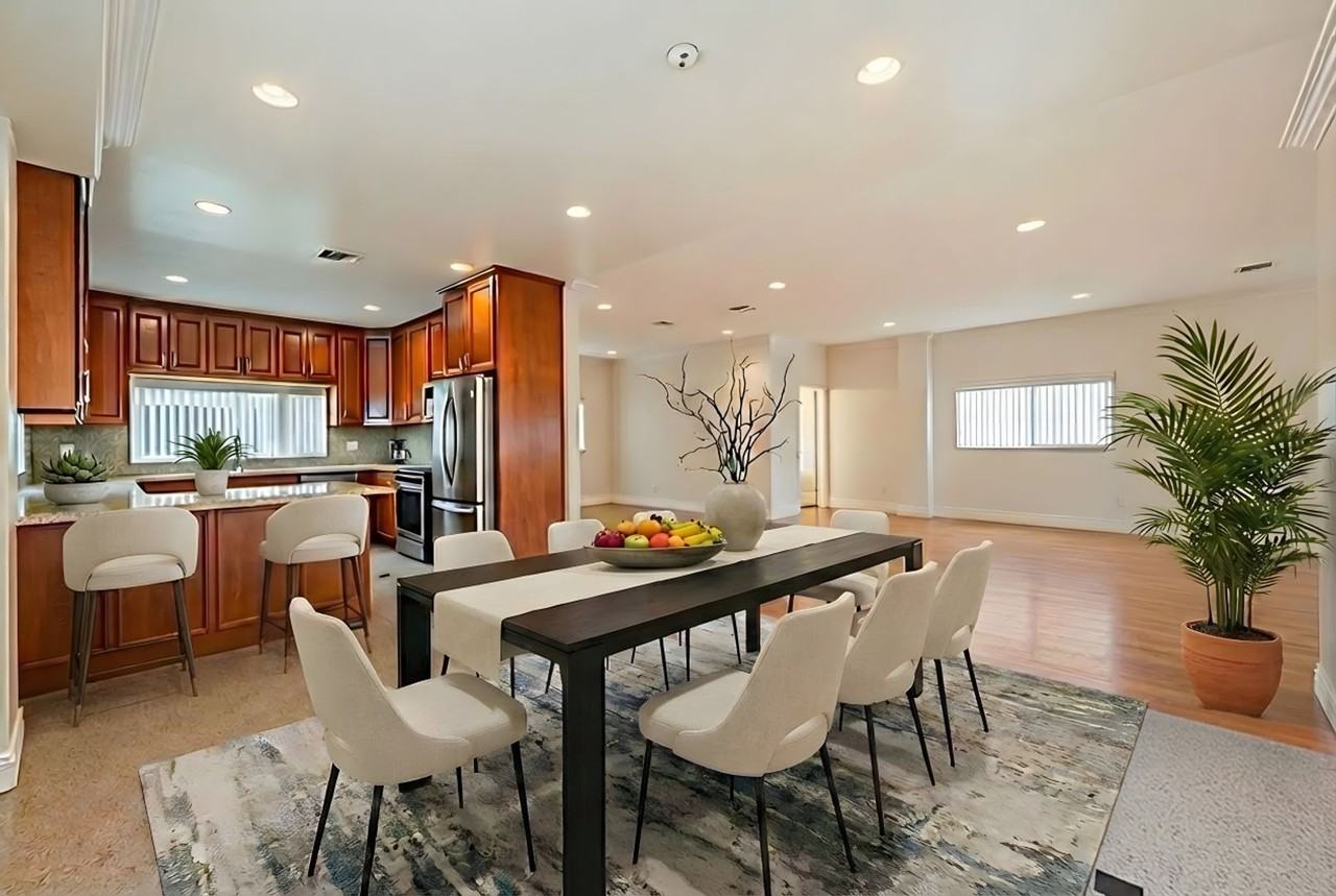 11963 Manor Dr - Photo 4 of 35