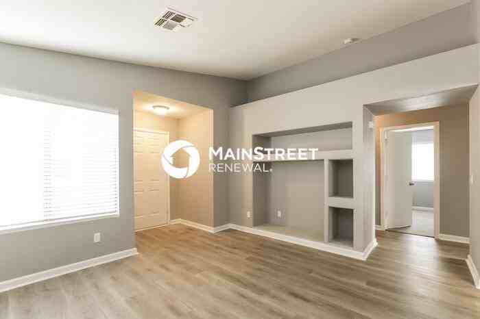 8619 W College Dr - Photo 5 of 16