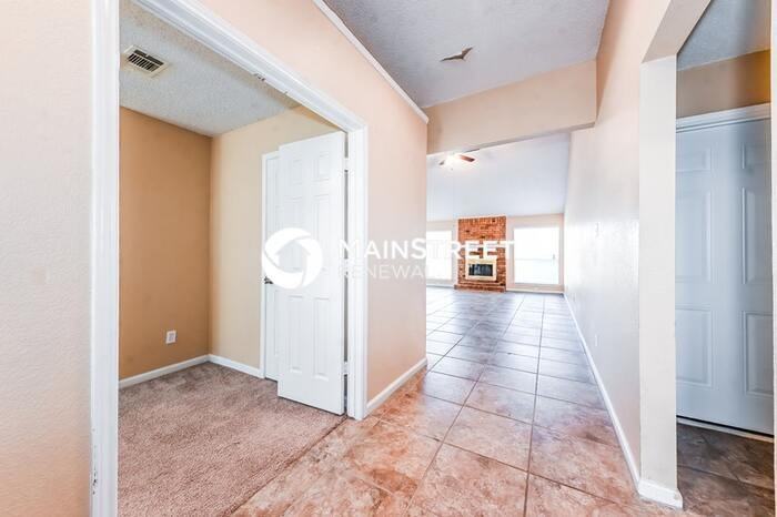 6110 Sasaki Way - Photo 3 of 16