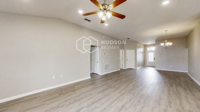 15932 Bainebridge Dr - Photo 7 of 31