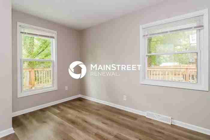 209 W 14th St - Photo 7 of 17