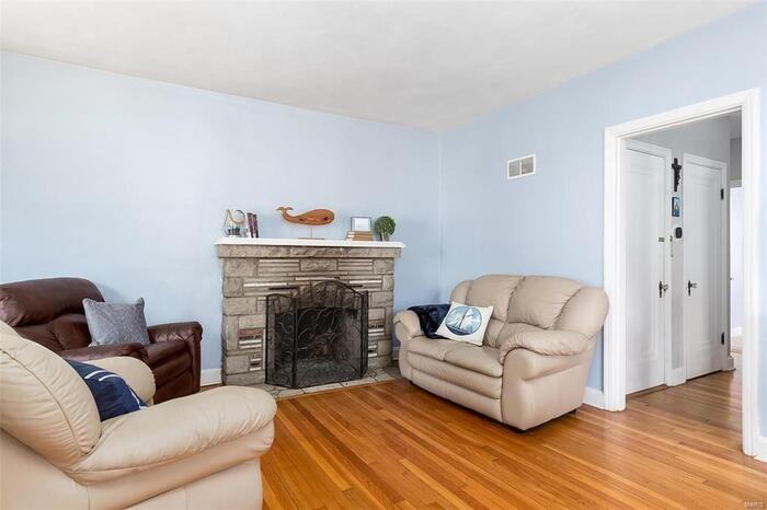 8724 Magdalen Ave - Photo 6 of 29