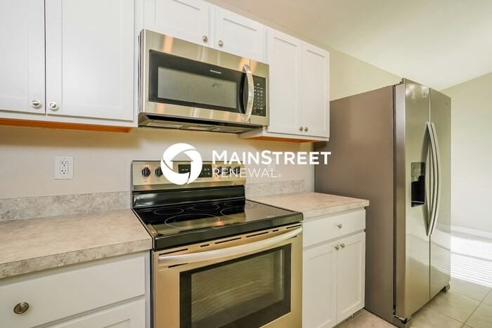 2141 Nw 18th Pl - Photo 7 of 16