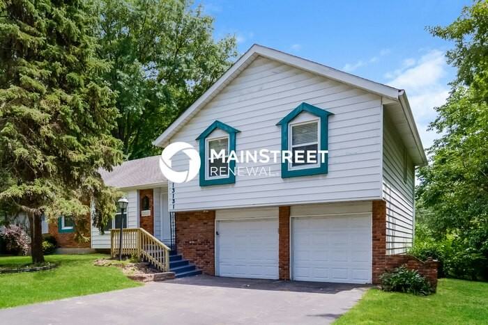 13131 W 100th St - Photo 2 of 17