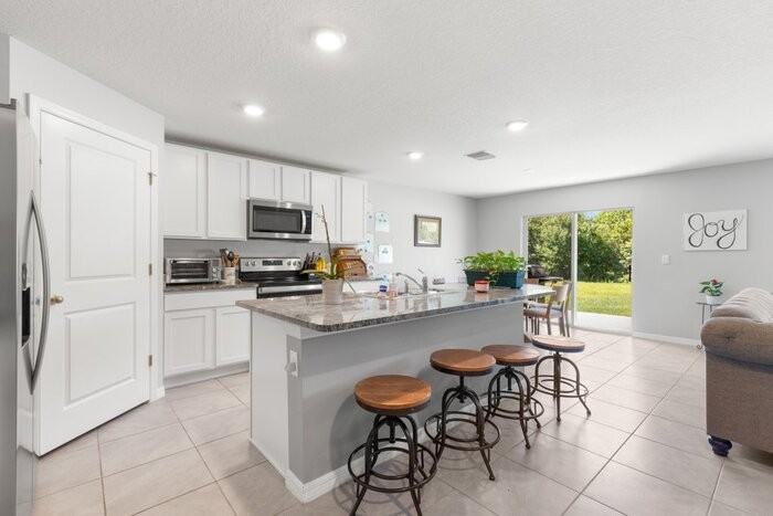 5439 Logan Cave Ave - Photo 5 of 37