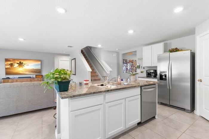 5439 Logan Cave Ave - Photo 6 of 37