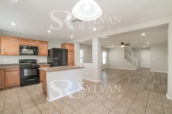 4936 N 108th Dr - Photo 3 of 15