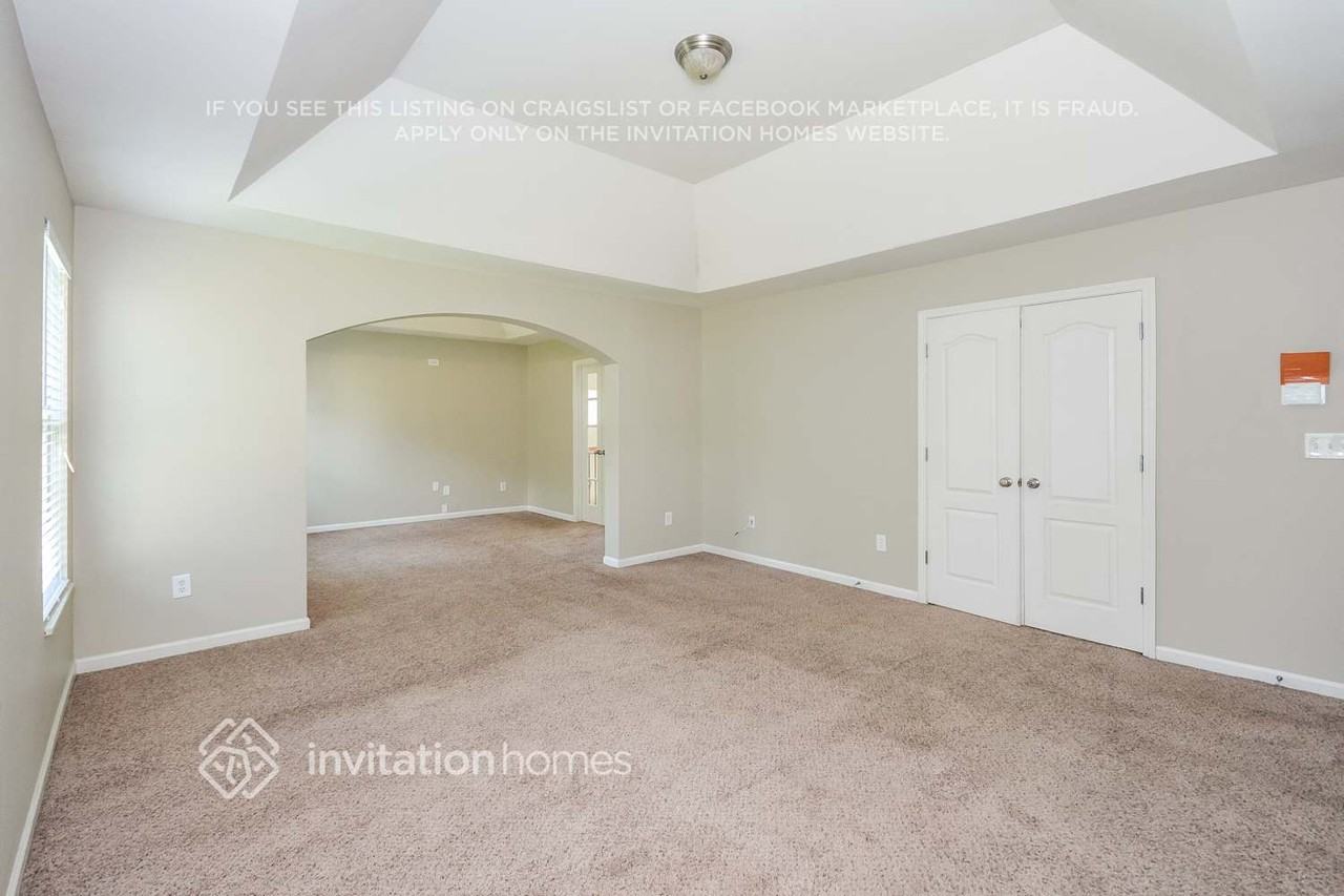 429 Simonton Oak Ln - Photo 7 of 12