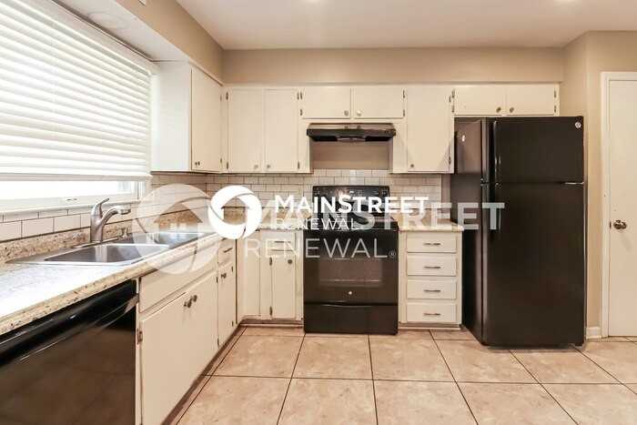 7200 Willow Ave - Photo 4 of 15