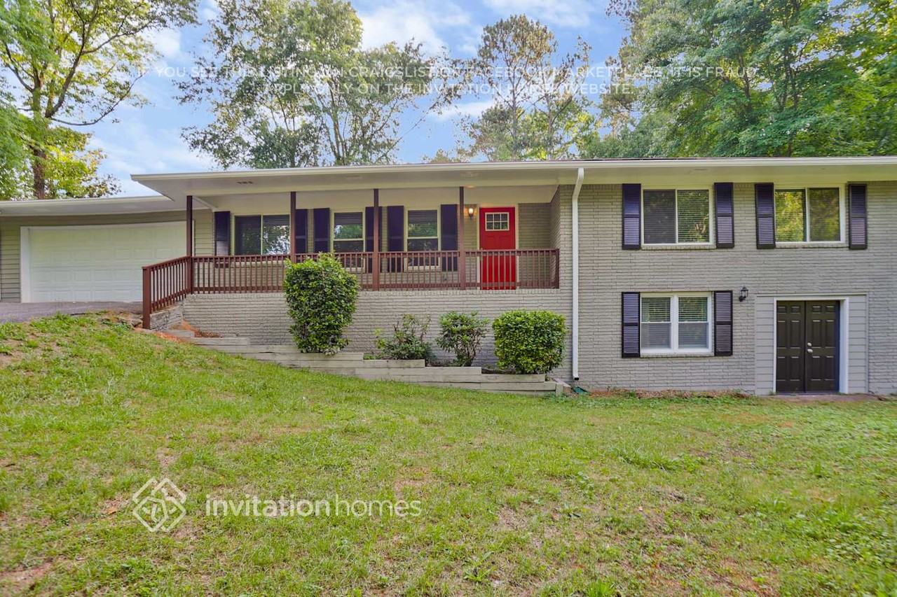 2331 Heather Ct - Photo 3 of 29