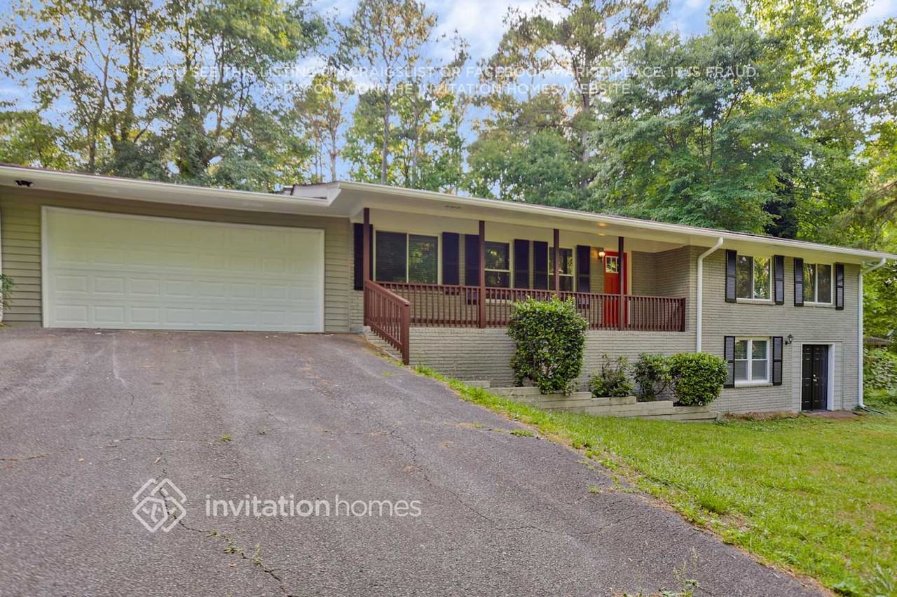 2331 Heather Ct - Photo 4 of 29