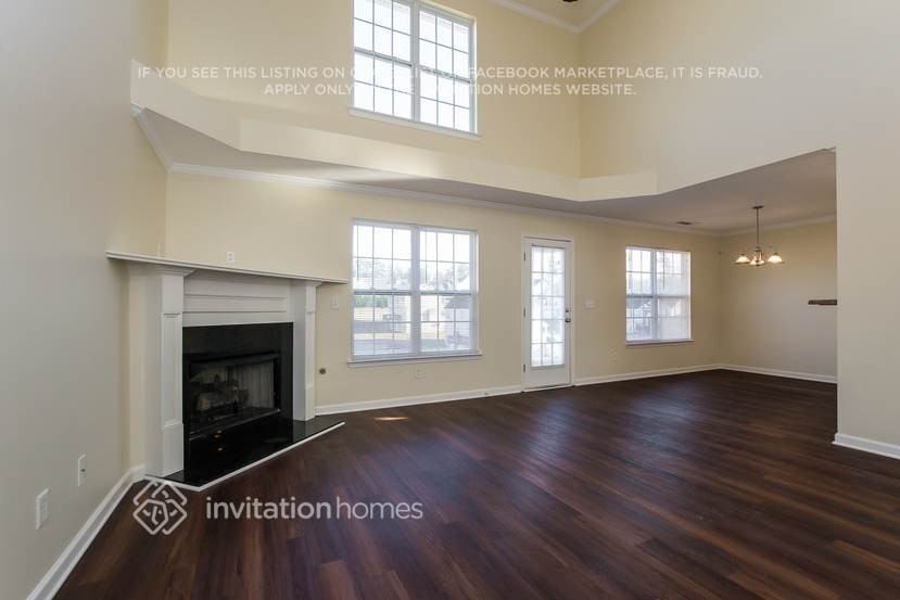 5004 Grist Mill Dr - Photo 2 of 14