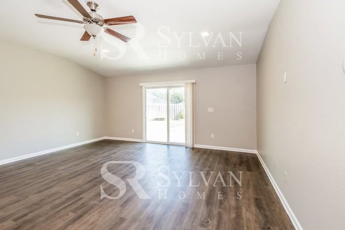 1295 Sarahs Landing Dr - Photo 5 of 16