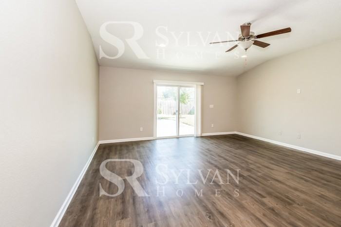 1295 Sarahs Landing Dr - Photo 6 of 16