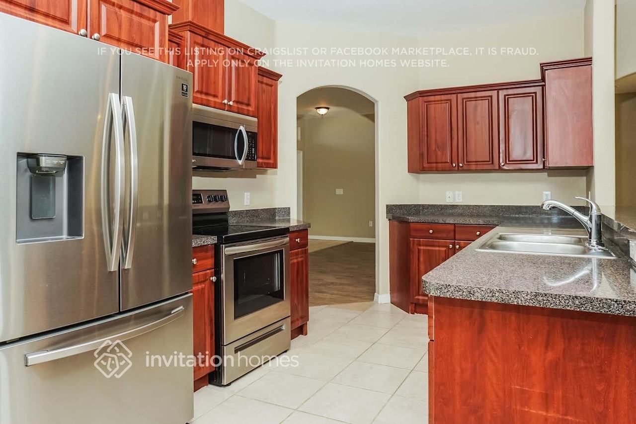 7661 Glenallen Blvd - Photo 7 of 17