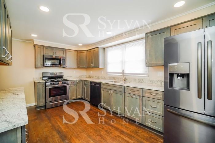 1098 Elm St - Photo 7 of 16