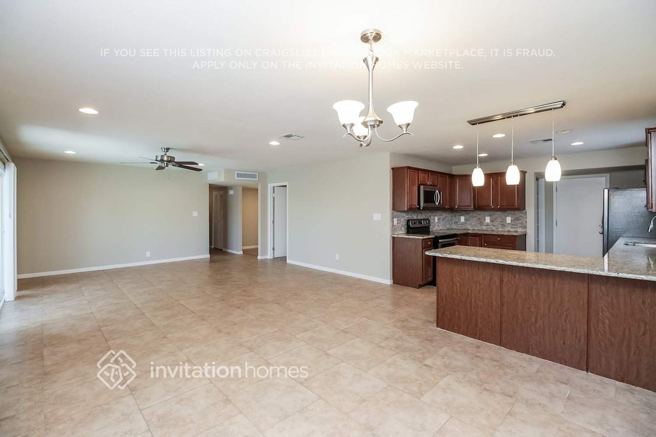 1821 E La Donna Dr - Photo 5 of 20