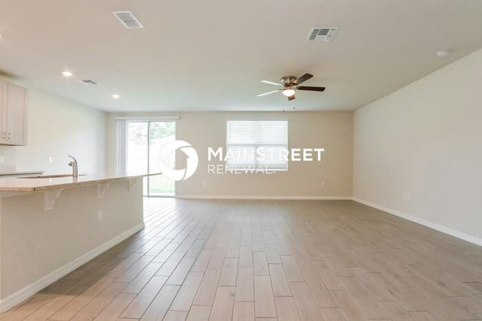 1082 Oak Valley Dr - Photo 3 of 16