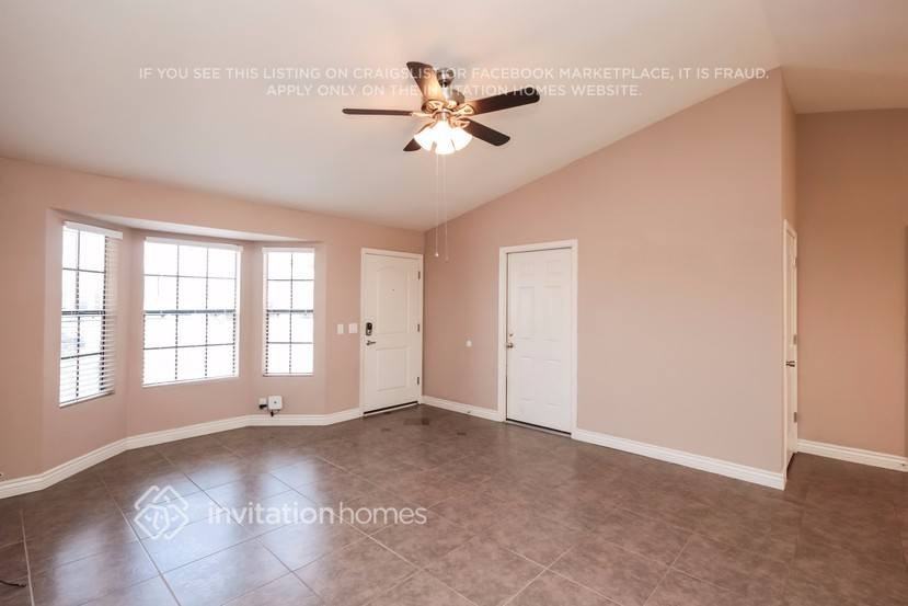 9020 W Las Palmaritas Dr - Photo 2 of 17